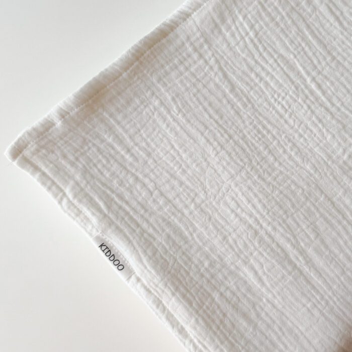 Muslin blanket white